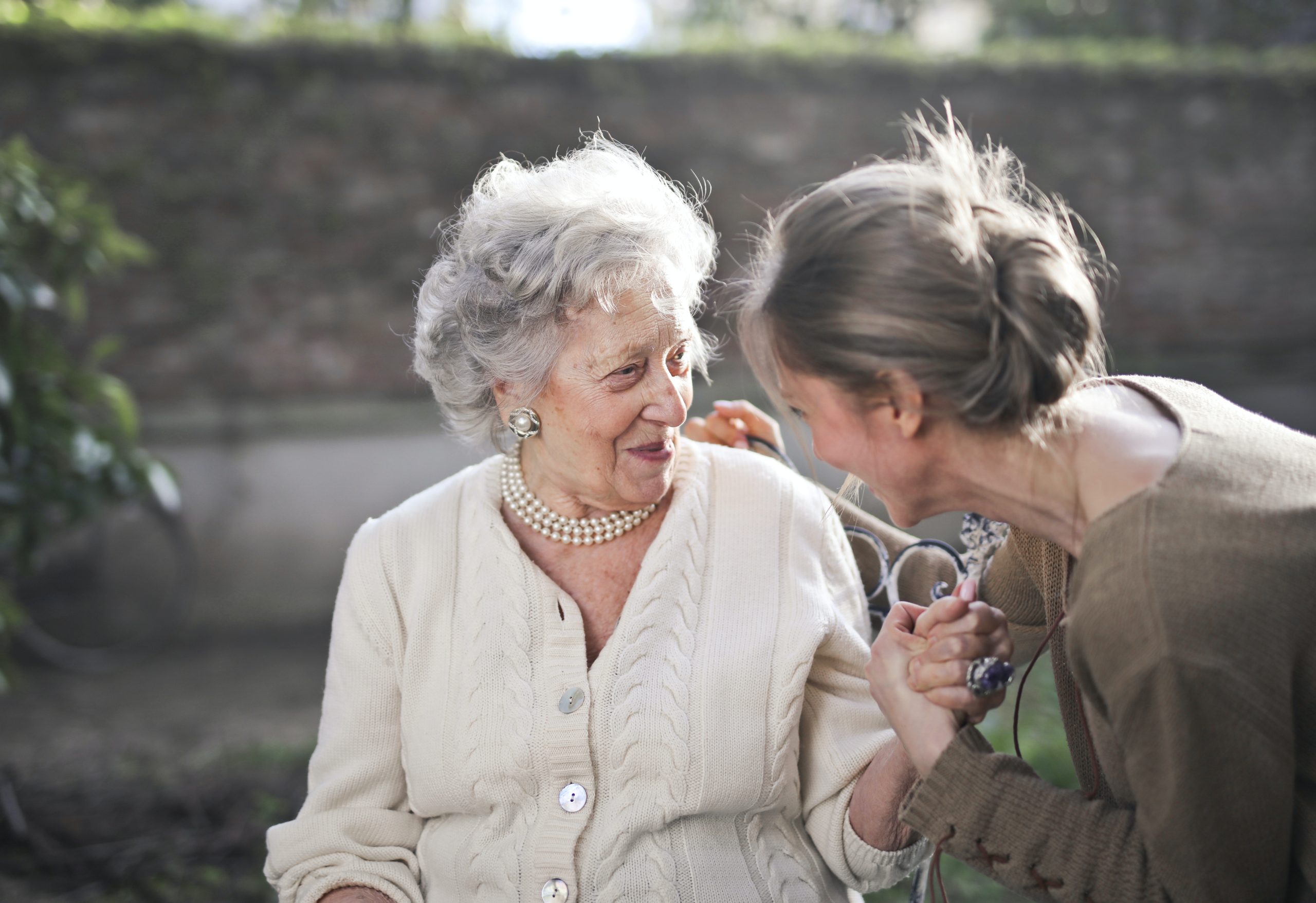 How to Choose the Right Elderly Care Services